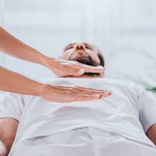 Care sunt beneficiile Reiki si cum functioneaza-meditatie