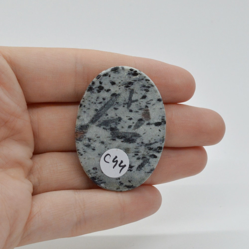 Cabochon hornblend 43x31x5mm c44 - 1 | YEO