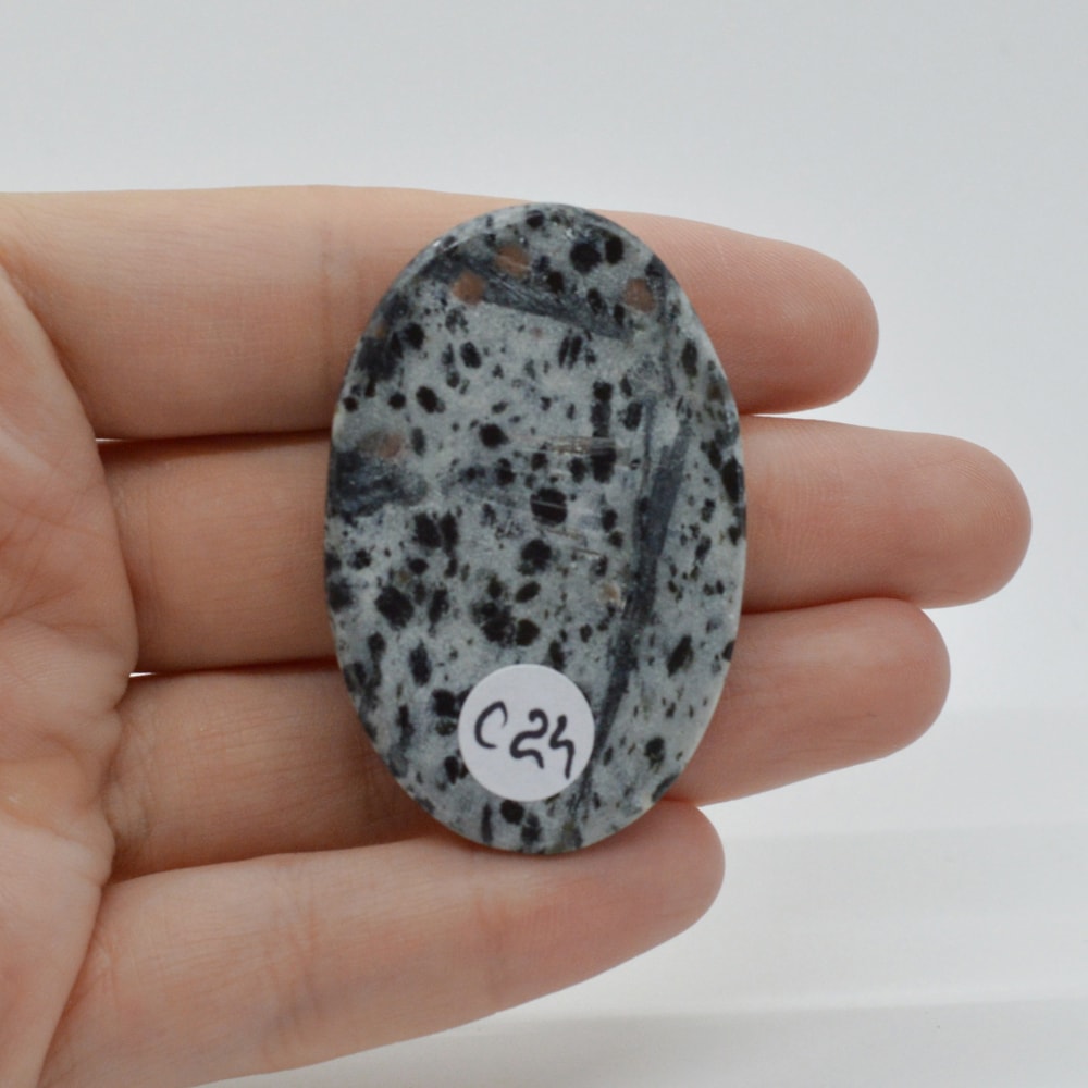 Cabochon hornblend 48x31x5mm c24 - 1 | YEO