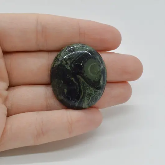 Cabochon Jasp Kambaba 33x28x7mm C28