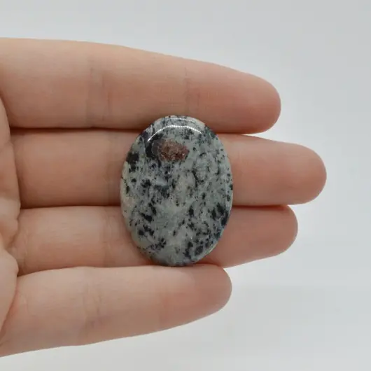 Cabochon Hornblend 32x24x6mm C51